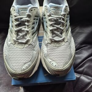 Brooks Women's Sneakers in Gray and Light Blue